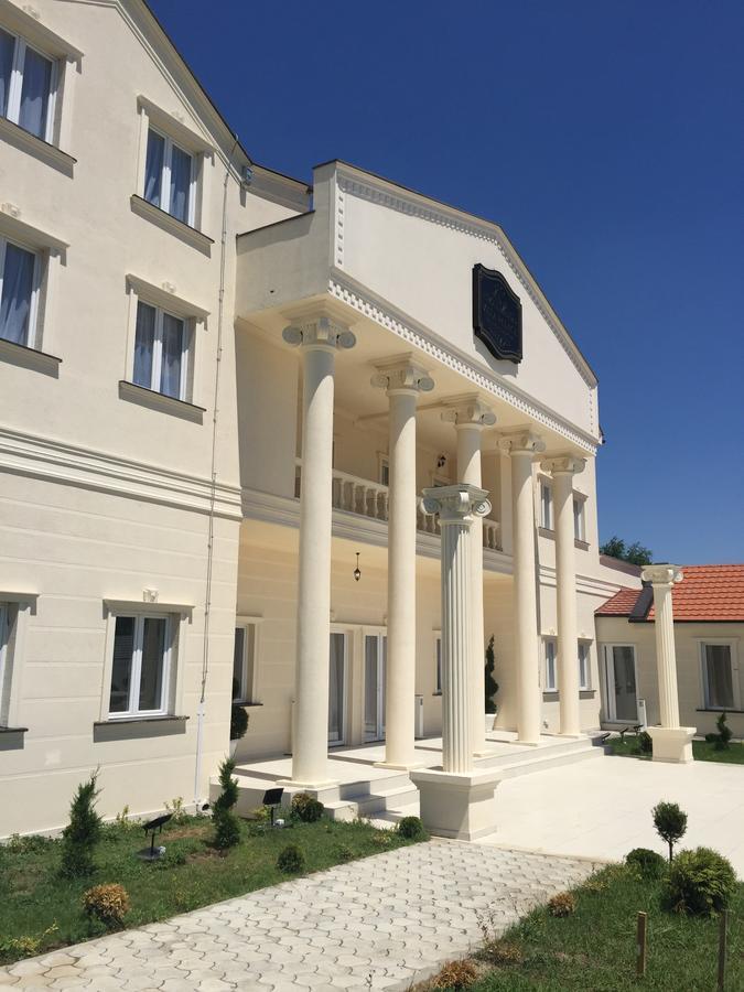 Villa Palace Novi Sad Exterior photo